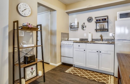 Mount Jackson Resort | Cozy Renovated Pet Friendly Resort Condo on the Slopes