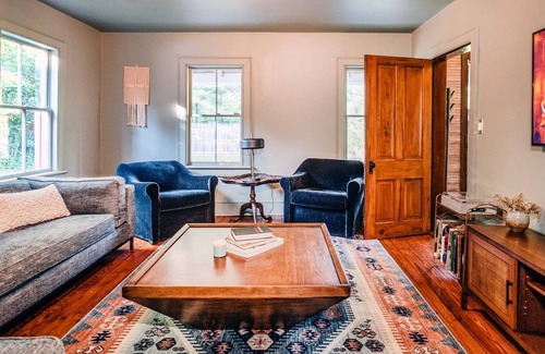 Willow House | Cozy Retreat Near Woodstock