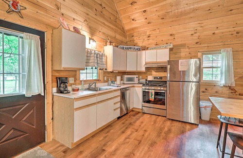 Oceana County Cabin | Cozy Retreat w/Porch & Double JJ Resort Access!