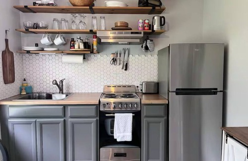 Morristown Apartment | Cozy Retreat with Private HOT TUB & Meadow Views. Near Stowe & Skiing