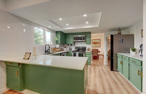 Centennial House | Cozy Retreat with Room to Roam - 3 Living Areas