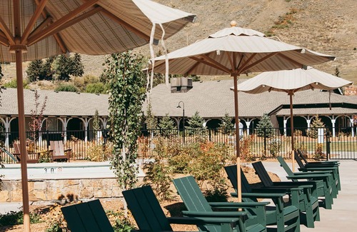 Jackson Apartment | Cozy Retro Lodge w/Heated Pool & Fire Pits, Perfect for Jackson Hole Adventures