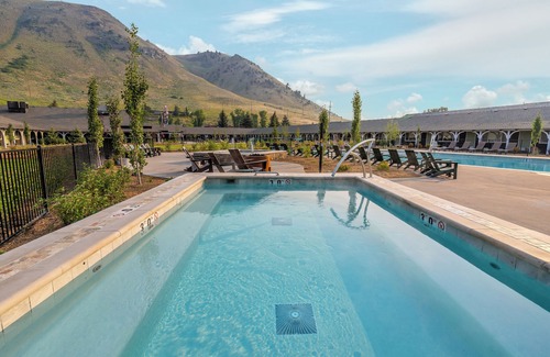 Jackson Apartment | Cozy Retro Lodge w/Heated Pool & Fire Pits, Perfect for Jackson Hole Adventures