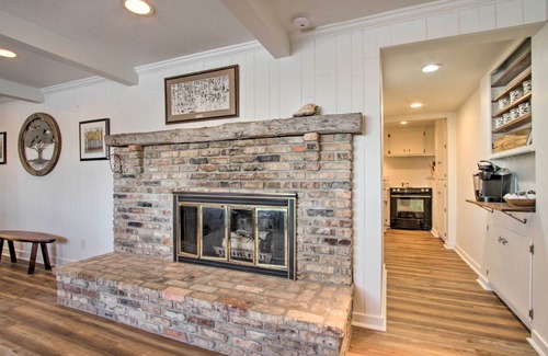 Rochester Apartment | Cozy Rochester Retreat ~ 3 Mi to Mayo Clinic!