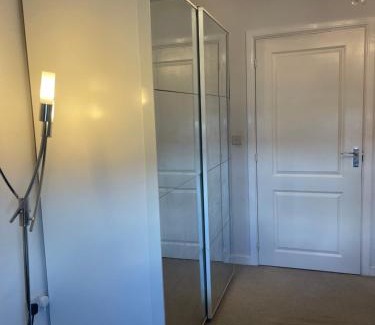 Wolverhampton Apartment | Cozy Room in Wolverhampton City