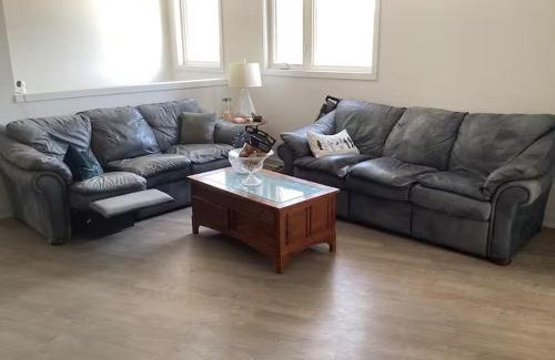 Lawrence Heights House | Cozy Room near Yorkdale