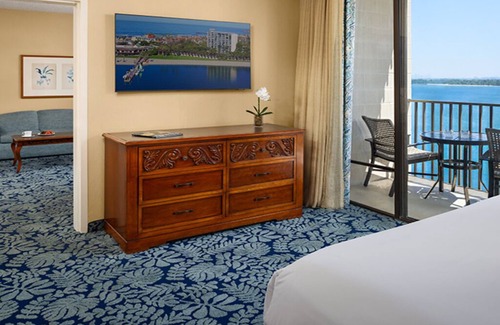 Crown Point Hotel | Cozy Room w/Ocean Views Perfect for Families – Kid-Friendly Activities, Pool