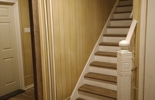 Pottsville House | Cozy room with private bathroom in Pottsville PA by Route 61 near Locust Lake