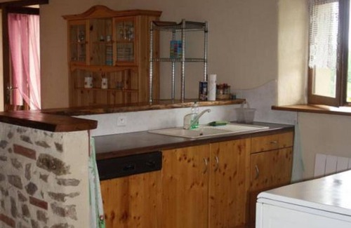 Neulise Cottage | Cozy rural cottage with terrace near Roanne