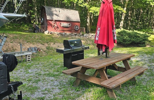 Friendsville House | Cozy RV with WiFi and AC in charming Friendsville MD D&B Happy Campers