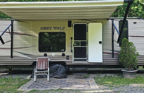 Friendsville House | Cozy RV with WiFi and AC in charming Friendsville MD D&B Happy Campers