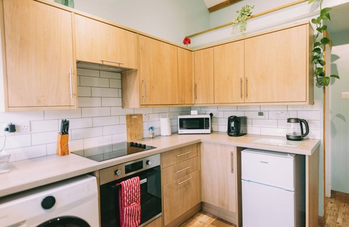 East Dereham Apartment | Cozy Scarning Apartment for Two