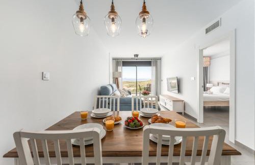 Los Arenales del Sol Apartment | Cozy sea view apartment