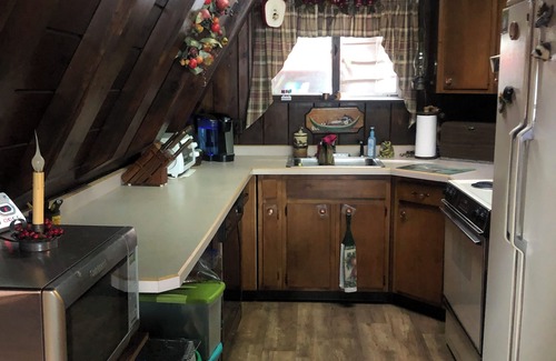 Saranac Lake Cabin | Cozy,secluded waterfront lodge nestled in the Adirondack Mountains. Pet friendly