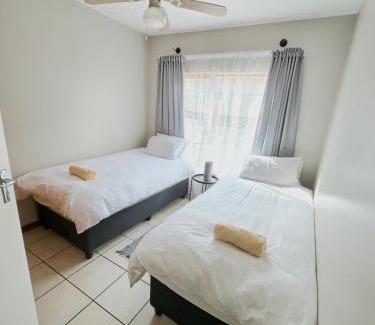 Langenhoven Park Apartment | Cozy secure apartment