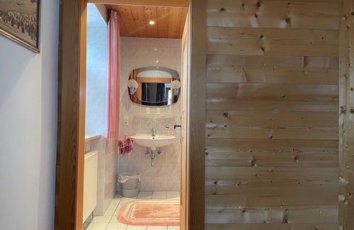 Fischbachau Other | Cozy self-catering room with a view of the Breitenstein