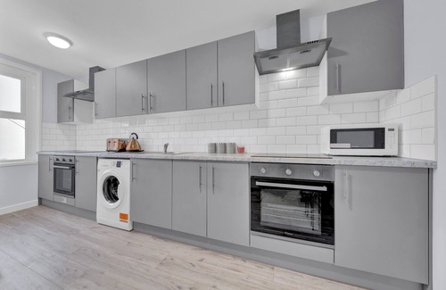 Yiewsley Apartment | Cozy Serviced Ensuite In West Drayton London TW7