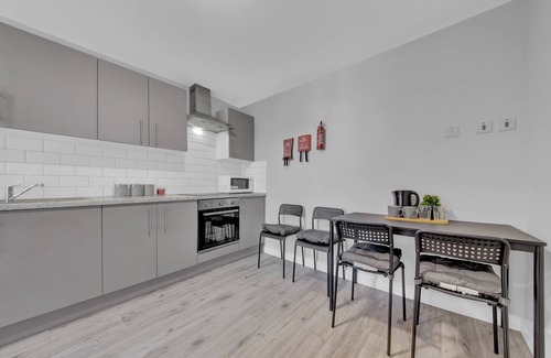 Yiewsley Apartment | Cozy Serviced Ensuite In West Drayton London TW7