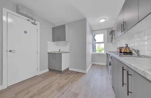 Yiewsley Apartment | Cozy Serviced Ensuite In West Drayton London TW7