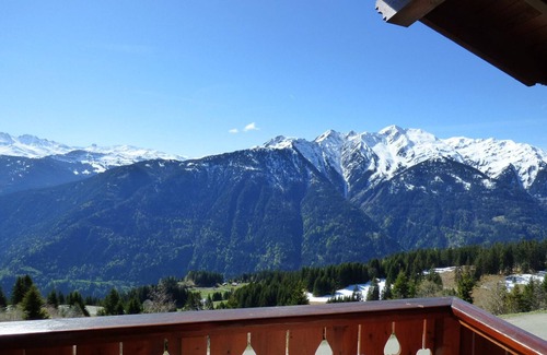 Bisanne 1500 Apartment | Cozy Ski-in/Ski-out 3BR Mezzanine Apt with Balcony, Sleeps 10
