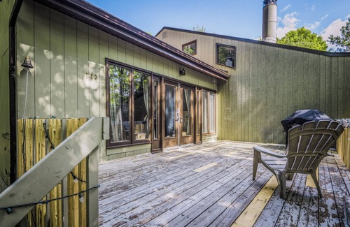 Mont-Tremblant Ski Chalet | Cozy Ski-In Ski-Out Chalet, just a 5 minute walk from the Tremblant Village!