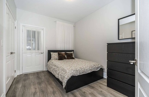 Little Portugal Apartment | Cozy Spacious 2Bedroom Main Level Suite