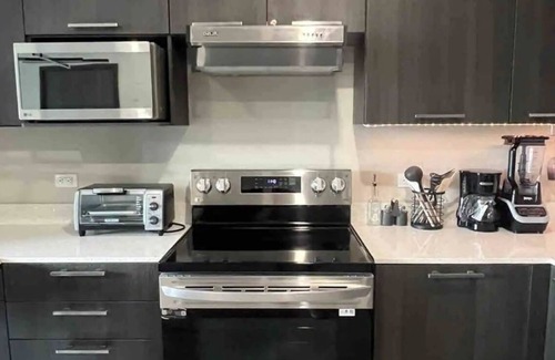 San Salvador Condo | Cozy, Spacious 2Br Apt w/Mountainview. Parking, Gym & Pool