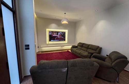 New Cairo Apartment | Cozy stay near auc with Private entrance