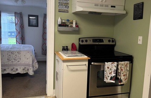 Old Forge House | Cozy stay within walking distance to everything!