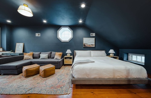 Stockton House | Cozy Stone House in Downtown Stockton