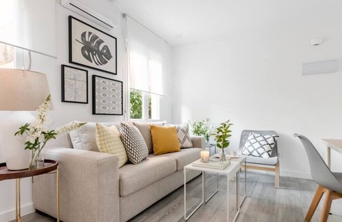 Costillares Apartment | Cozy studio (14m2) in Arturo Soria area