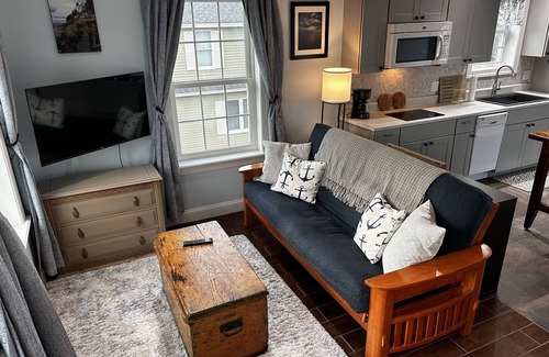 Willard Apartment | Cozy Studio Apartment within walking distance to Willard Beach