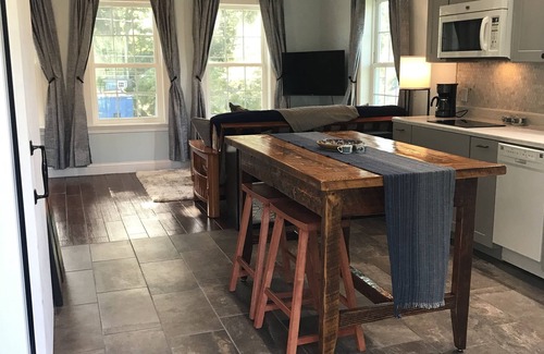 Willard Apartment | Cozy Studio Apartment within walking distance to Willard Beach