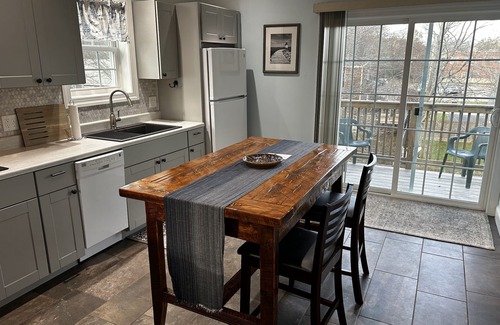 Willard Apartment | Cozy Studio Apartment within walking distance to Willard Beach