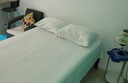Yallahs House | Cozy studio apartment with private parking