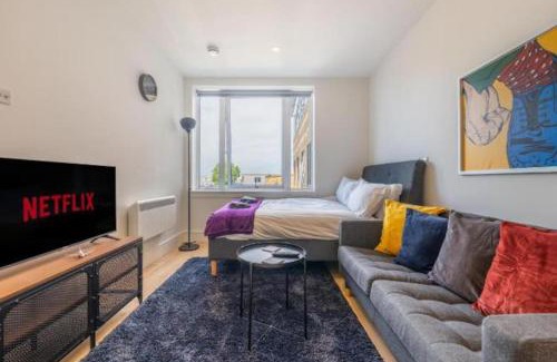 Heathrow Villages Apartment | Cozy Studio Apartment