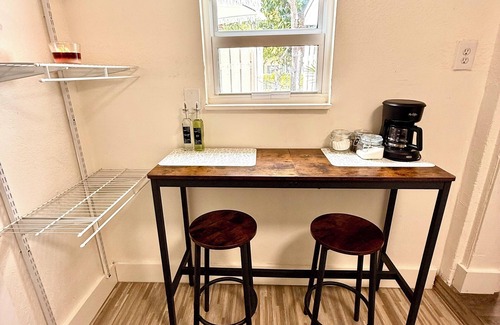 Ives Estates Apartment | Cozy studio, centrally located, WiFi, free parking, pet friendly