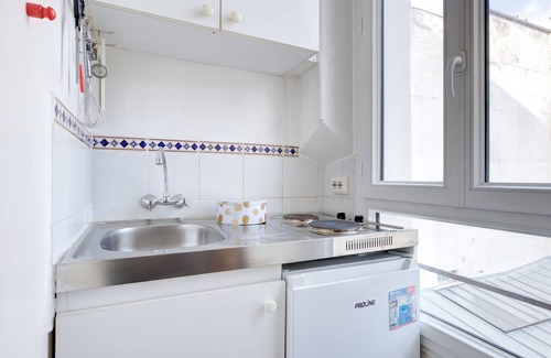 3rd Arrondissement Apartment | Cozy Studio for 2 in Le Marais