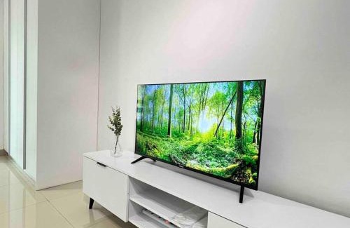Seri Kembangan Apartment | Cozy Studio Galleria Equine Park ,KLIA, MRT, AEON, FOOD STREET