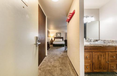Lake Tahoe House | Cozy Studio w/Kitchenette Easily Accessible #113 at Donner Lake Village