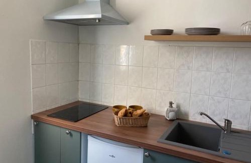 Sud Apartment | Cozy Studio with balcony and free parking