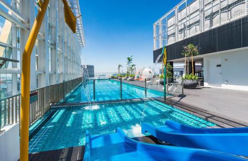 Central District Apartment | Cozy Suasana Suites Max 7pax S2