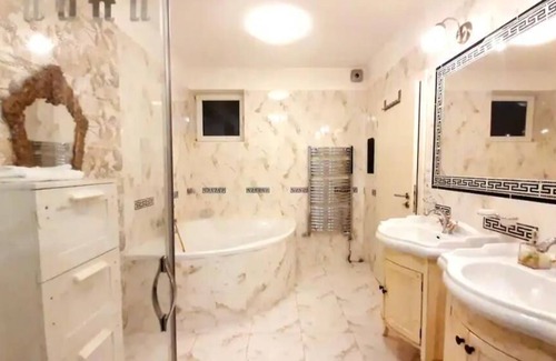 Tuchomerice Apartment | Cozy Suite with Terrace