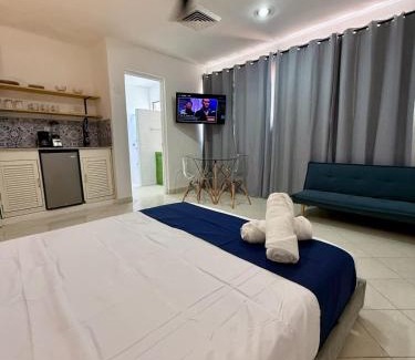Colonia Campestre House | Cozy & Sunlit Apartment for 3 plus Pool