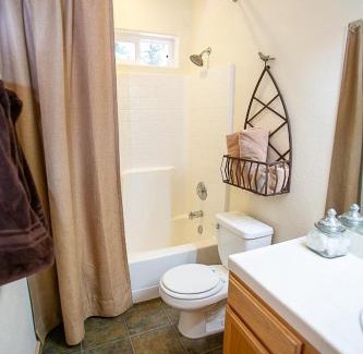 Truckee House | Cozy Tahoe Donner Retreat