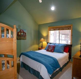 Truckee House | Cozy Tahoe Donner Retreat