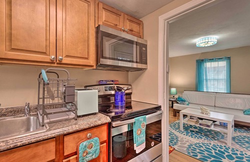 Brockton Apartment | Cozy Third-Story Apartment in Dtwn Brockton!