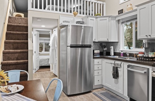 Ashford Cottage | Cozy Tiny Home w/Hot tub and firepit close to Mt. Rainer Nat.Park & Restaurants