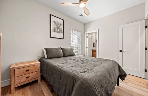 Plaza Midwood House | COZY townhouse in the best quiet neighborhood w/ only 5 Min to Uptown Charlotte!
