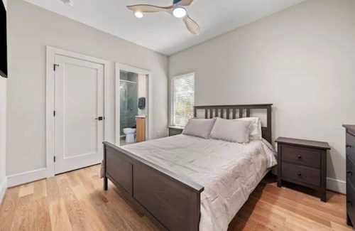 Plaza Midwood House | COZY townhouse in the best quiet neighborhood w/ only 5 Min to Uptown Charlotte!